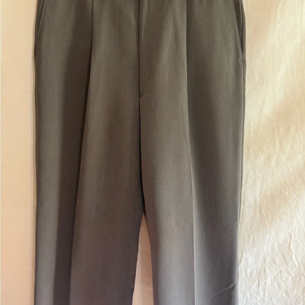 B-262 Men’s Bill‎ Blass Gray Pleated Front Dress Pants Size 38x33